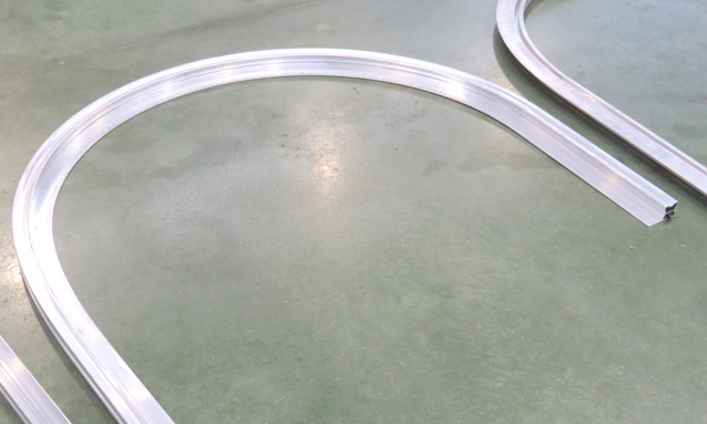 铝合金特种型材的弯曲的图像施工部门